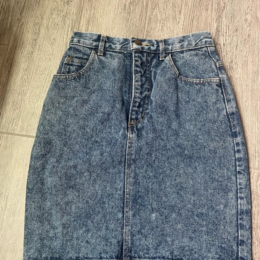 Vintage Guess denim skirt - size 28